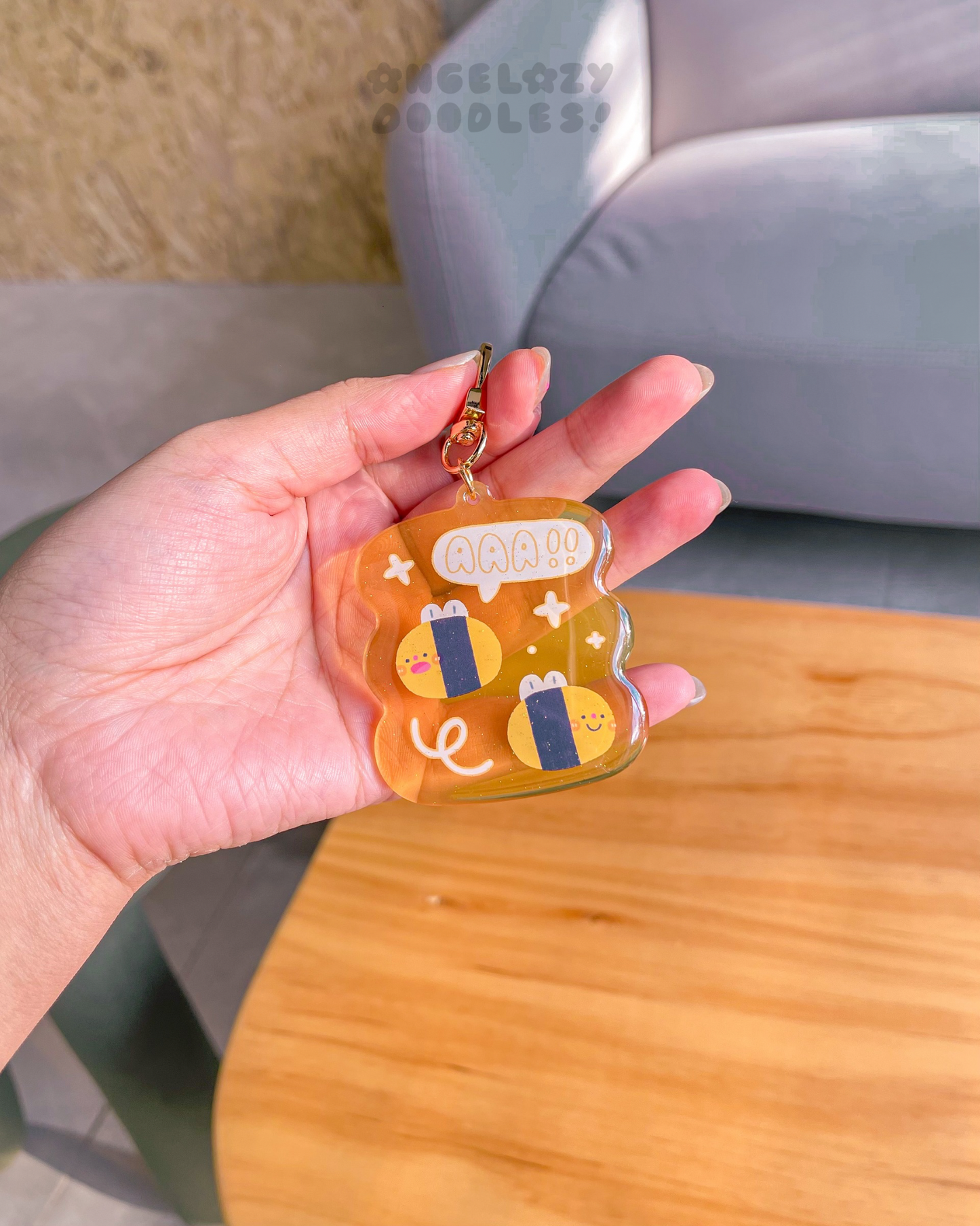 Glitter Epoxy Keychain: Bees